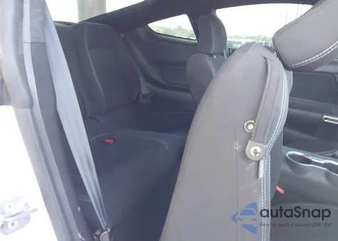 2022 Ford Mustang Ecoboost z USA, uszkodzony, nr VIN 1FA6P8TH6N5147185